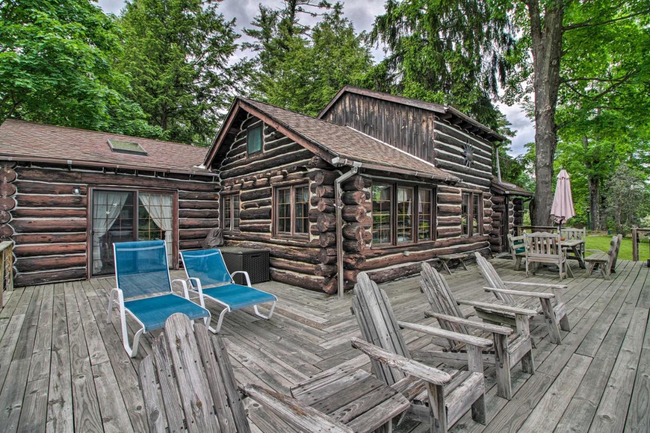 Waterfront Lake George Cabin Walk To Water Εξωτερικό φωτογραφία